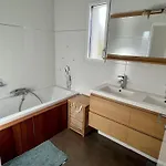 Contemporaine Avec Piscine Sur 4000 M2 A Rodez 9 Personnes ヴィラ *