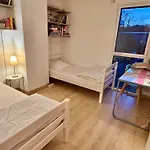 Contemporaine Avec Piscine Sur 4000 M2 A Rodez 9 Personnes *