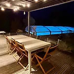 Contemporaine Avec Piscine Sur 4000 M2 A Rodez 9 Personnes ヴィラ