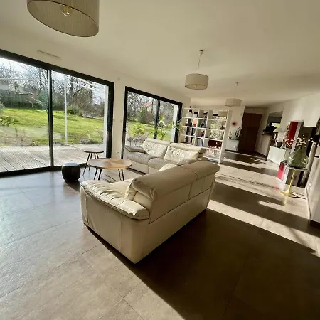 Villa Contemporaine Avec Piscine Sur 4000 M2 A Rodez 9 Personnes Onet-le-Chateau
