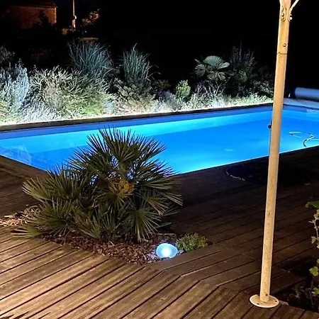 Contemporaine Avec Piscine Sur 4000 M2 A Rodez 9 Personnes * Onet-le-Chateau