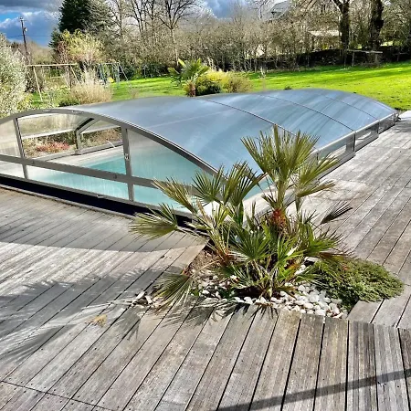 Contemporaine Avec Piscine Sur 4000 M2 A Rodez 9 Personnes * Onet-le-Chateau