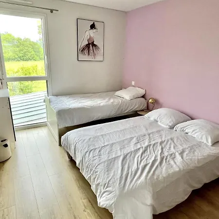 Contemporaine Avec Piscine Sur 4000 M2 A Rodez 9 Personnes * Onet-le-Chateau