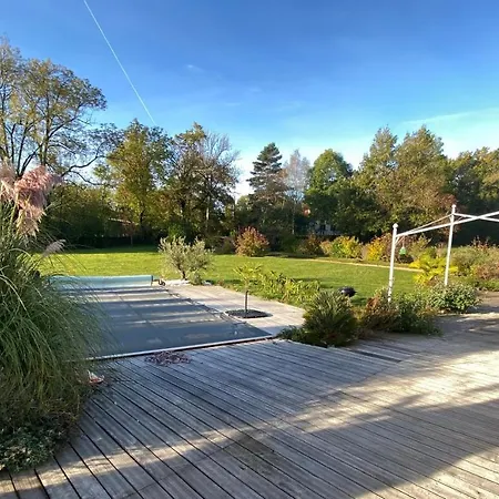 Villa Contemporaine Avec Piscine Sur 4000 M2 A Rodez 9 Personnes *