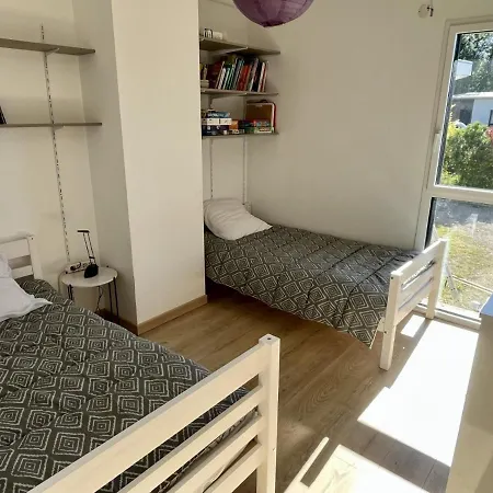 Contemporaine Avec Piscine Sur 4000 M2 A Rodez 9 Personnes Villa *