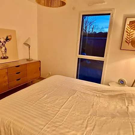 Contemporaine Avec Piscine Sur 4000 M2 A Rodez 9 Personnes Onet-le-Château