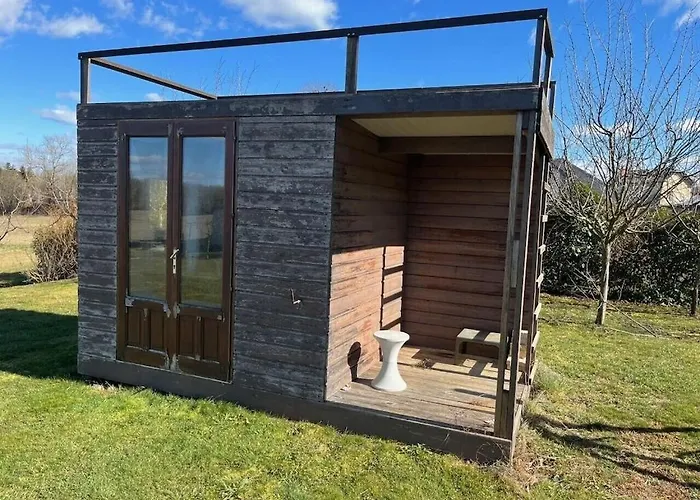 Contemporaine Avec Piscine Sur 4000 M2 à Rodez 9 Personnes * Onet-le-Château