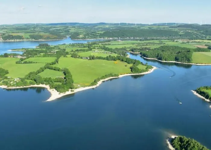 Contemporaine Avec Piscine Sur 4000 M2 à Rodez 9 Personnes Villa Onet-le-Château