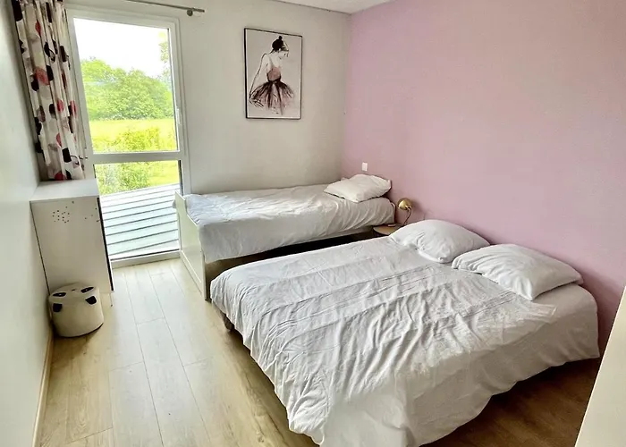 Contemporaine Avec Piscine Sur 4000 M2 à Rodez 9 Personnes * Onet-le-Château