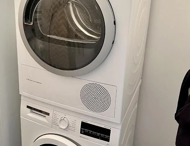 Contemporaine Avec Piscine Sur 4000 M2 à Rodez 9 Personnes * Onet-le-Château