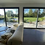 Vila Contemporaine Avec Piscine Sur 4000 M2 A Rodez 9 Personnes