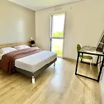Contemporaine Avec Piscine Sur 4000 M2 A Rodez 9 Personnes Onet-le-Château