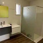 Contemporaine Avec Piscine Sur 4000 M2 A Rodez 9 Personnes * Onet-le-Château