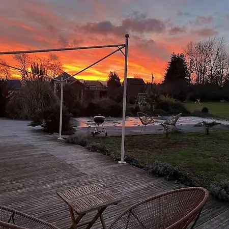 Contemporaine Avec Piscine Sur 4000 M2 A Rodez 9 Personnes Villa Onet-le-Château