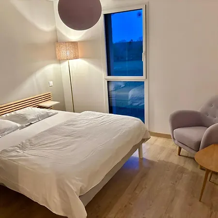 Villa Contemporaine Avec Piscine Sur 4000 M2 A Rodez 9 Personnes *