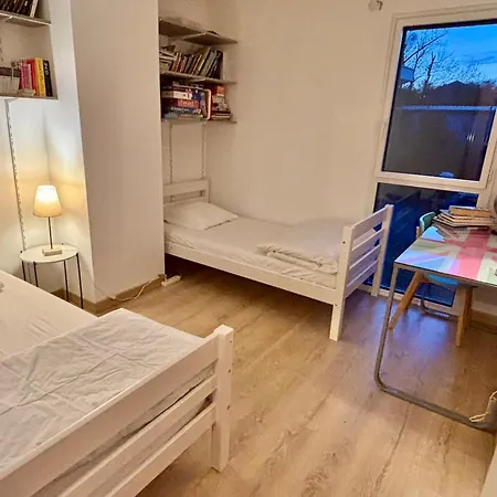 Contemporaine Avec Piscine Sur 4000 M2 A Rodez 9 Personnes *