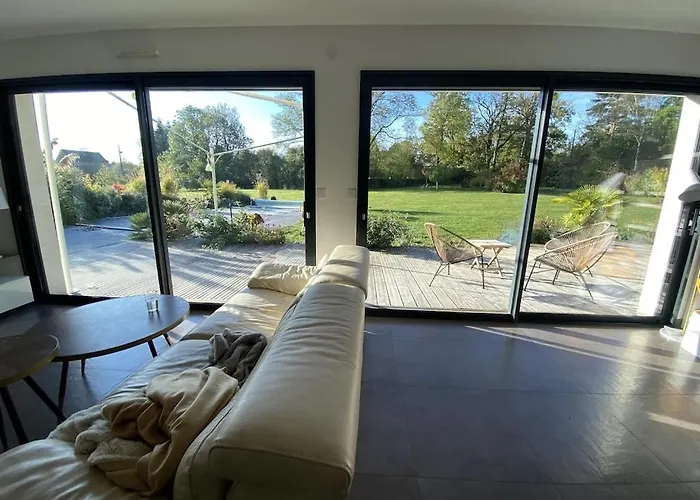 ヴィラ Contemporaine Avec Piscine Sur 4000 M2 A Rodez 9 Personnes