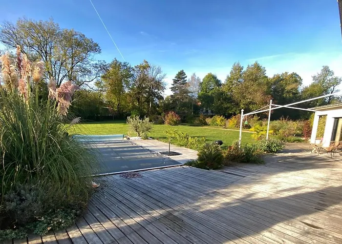 Vila Contemporaine Avec Piscine Sur 4000 M2 A Rodez 9 Personnes *